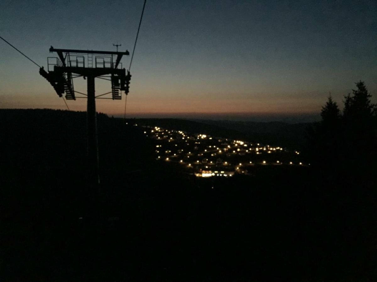 Goski & Gobike Winterberg 4K Netflix Free Luaran gambar